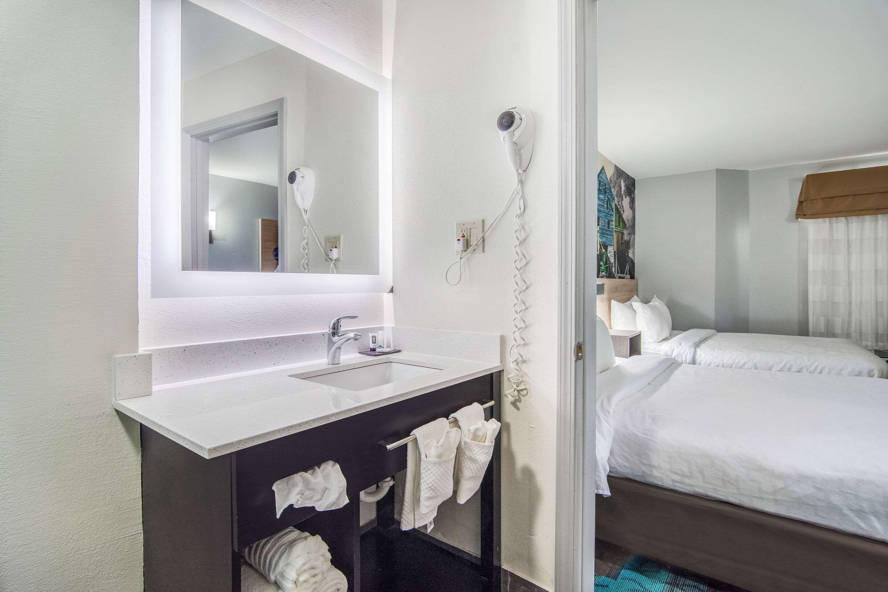 Clarion Pointe Wake Forest - Raleigh North Екстериор снимка
